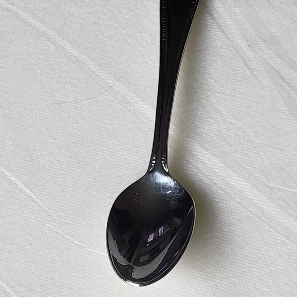 Oneida Pearl Teaspoon Royal Bead Edge Stainless Glossy Flatware Spoon 1 piece